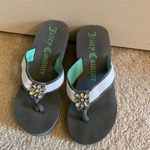 Cute flip-flops with white stripes in the front with sparkle.